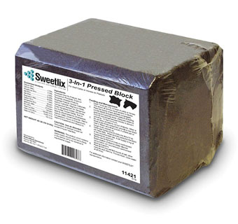3-IN-1 PRESSED BLOCK 4.75-5.75% CALCIUM 40 LB